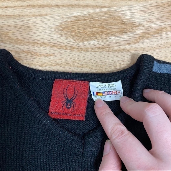 Vintage Kids Spyder V-neck Sweater Sz 18 Black - Picture 2 of 7